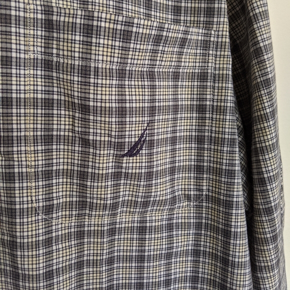 Men's Nautica plaid button down long sleeve - Picture 3 of 8